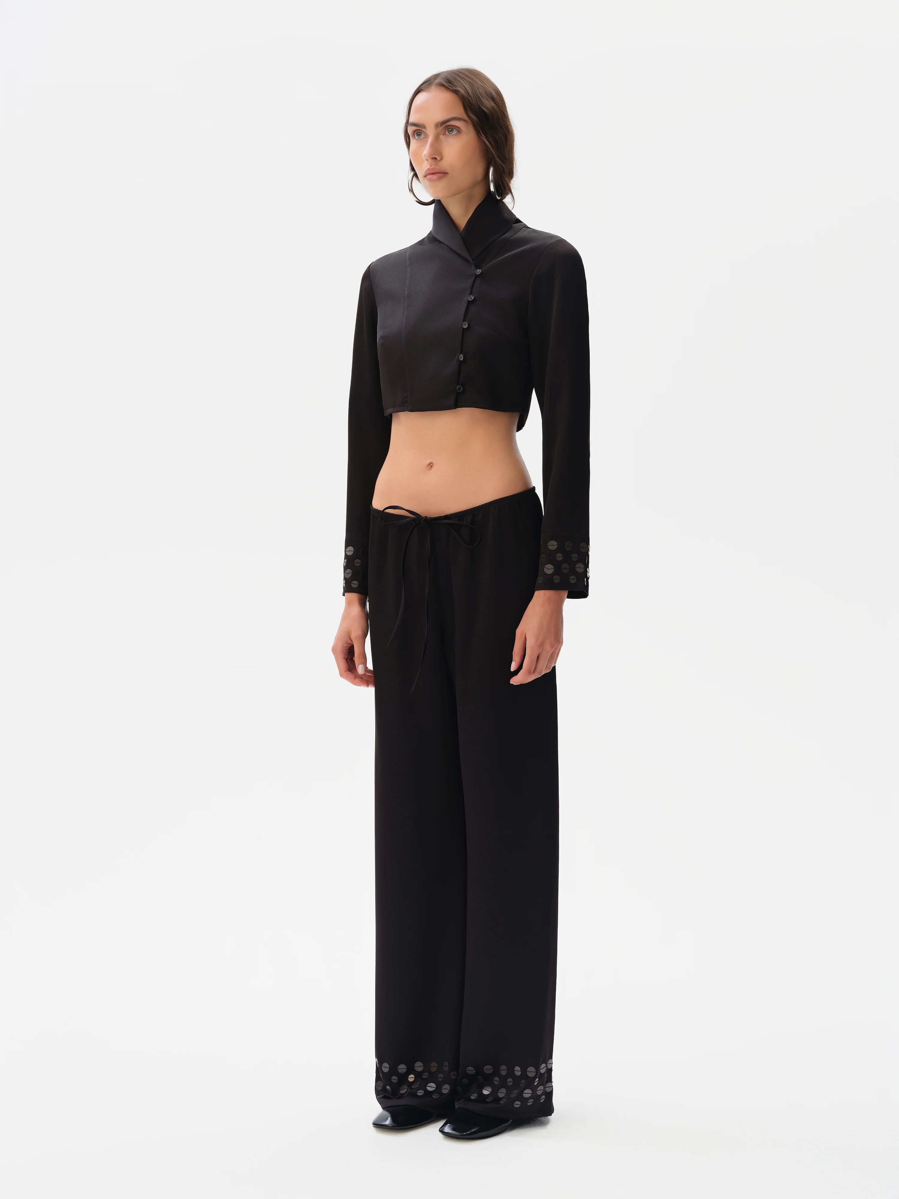 NOVA - Satin cropped shirt with embroidered sleeve cuffs - Image 3