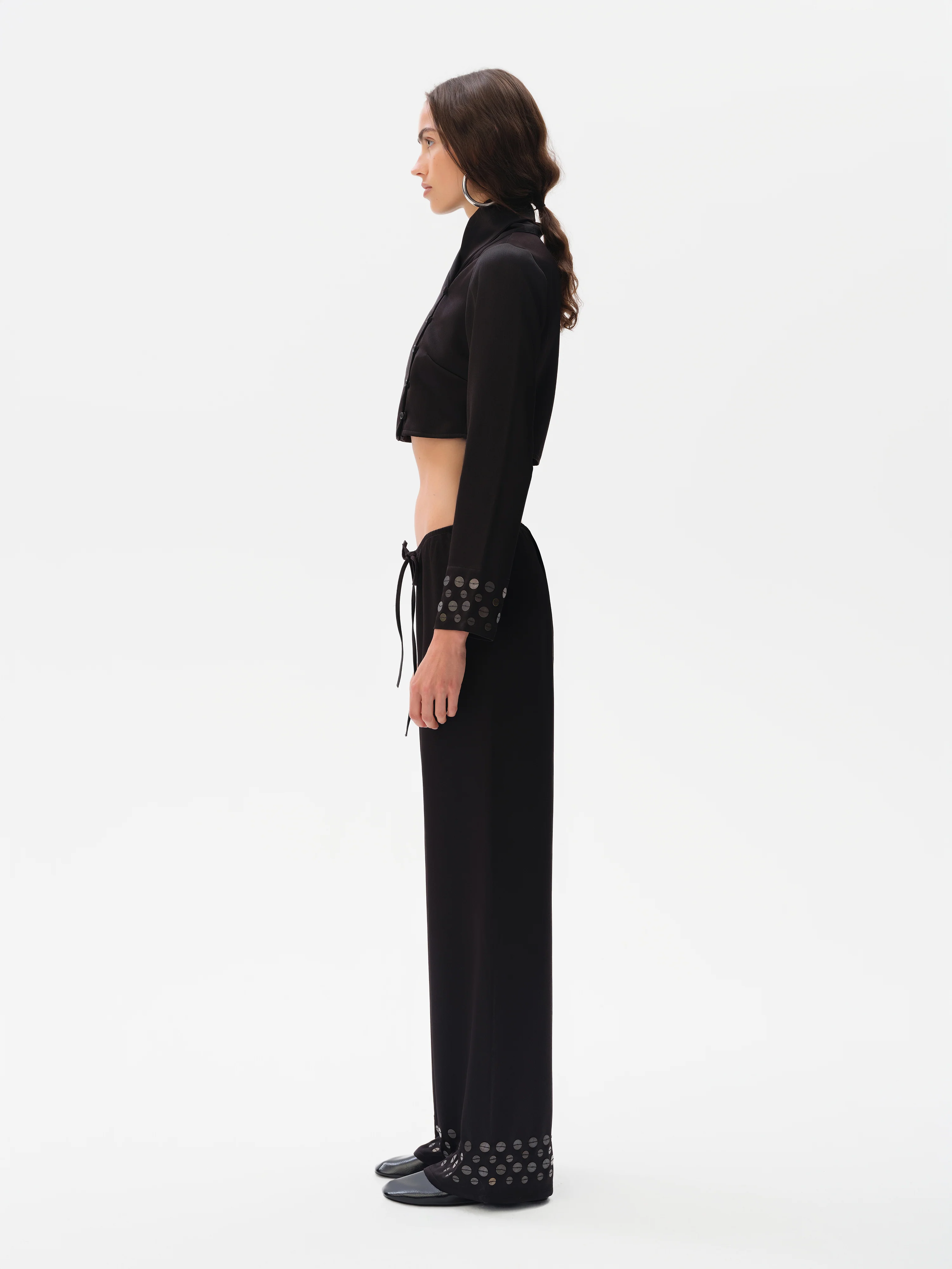 NOVA - Satin cropped shirt with embroidered sleeve cuffs - Image 4